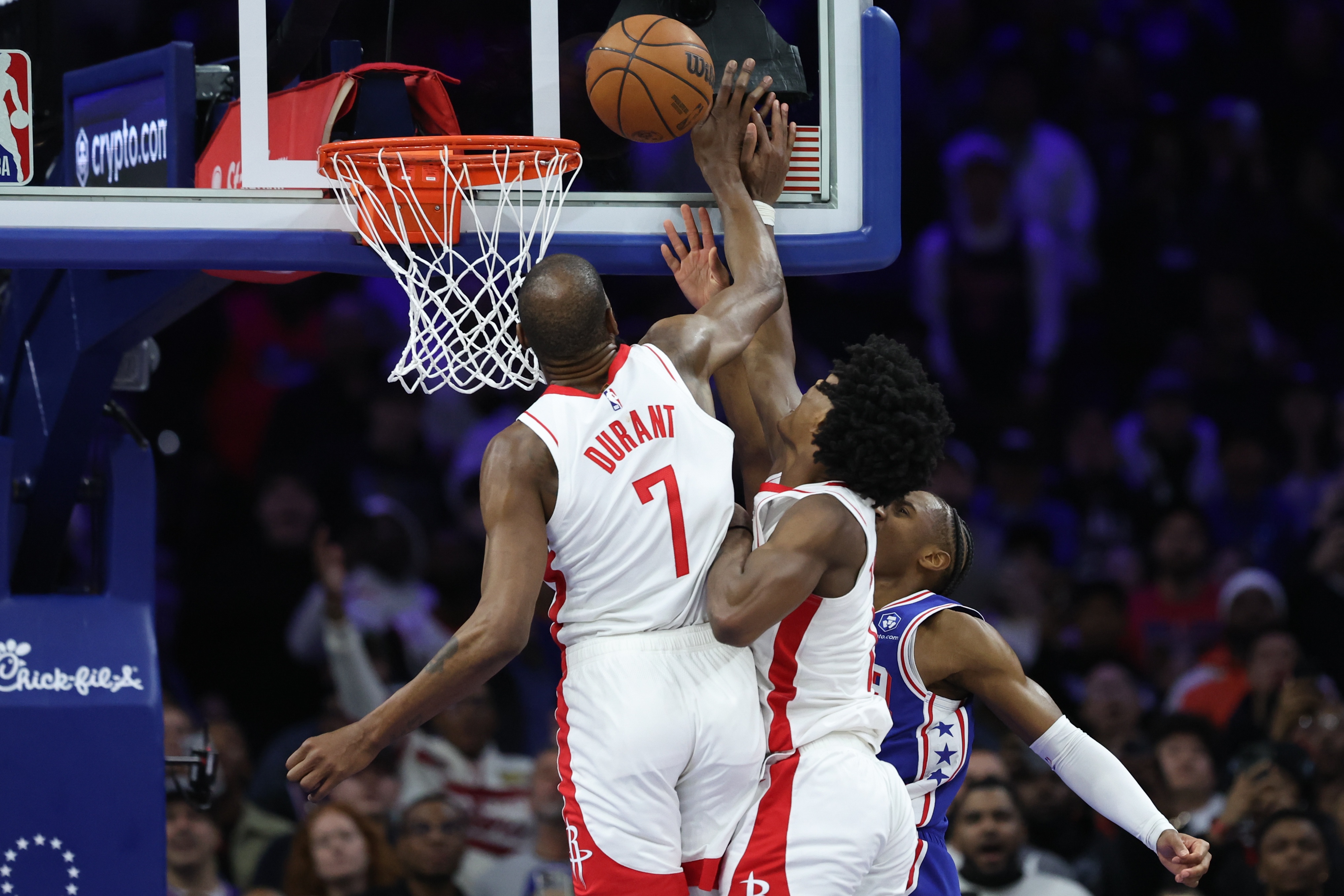 开云中国-丢掉一半罚球！因漏判逃过一劫 但基本功糟糕还是让火箭输掉比赛